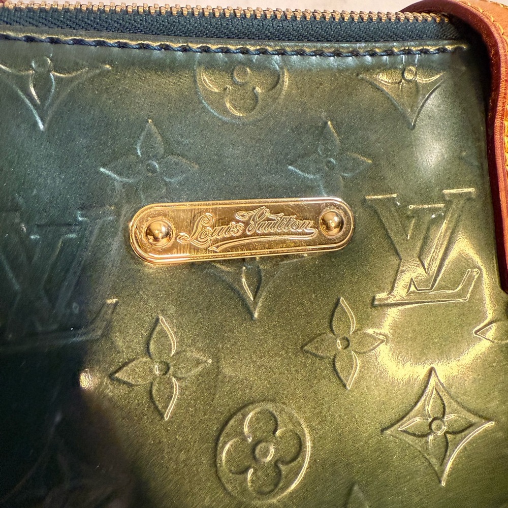 LOUIS VUITTON VERNIS BELLEVEU DARK GREEN BAG - Picture 4 of 14